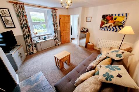 Sitting room 1.jpg