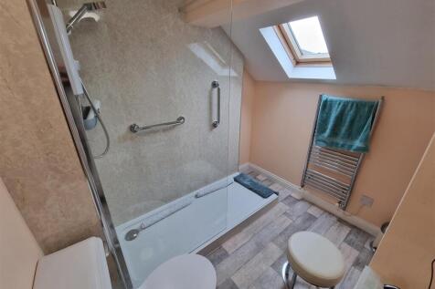 Shower Room.jpg