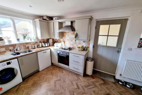 Kitchen 1.jpg