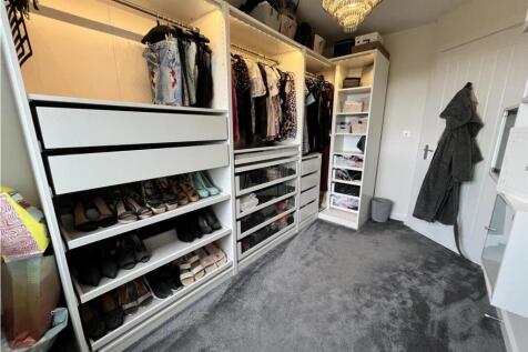 79 dressing room.jpg