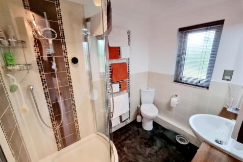 Bedroom 1 En-Suite