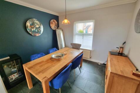 Dining area.jpg