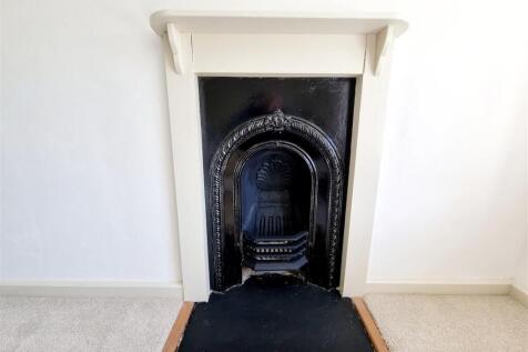 Bed 1 fireplace.jpg