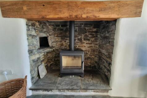 Sitting room fireplace.jpg
