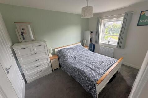 Bed 1.jpg
