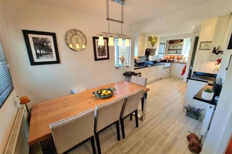 Dining area.jpg