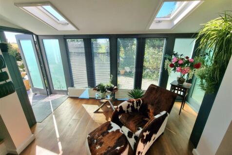 Garden room.jpg