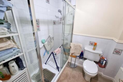 Shower room.jpg