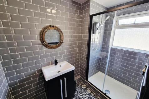 Shower room.jpg