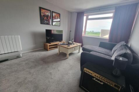 Living room 2.jpg