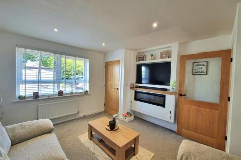 Sitting room 1.jpg