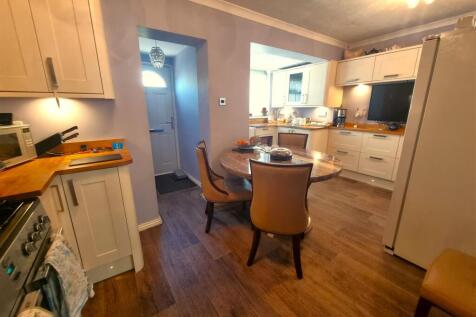 Dining Area.jpg
