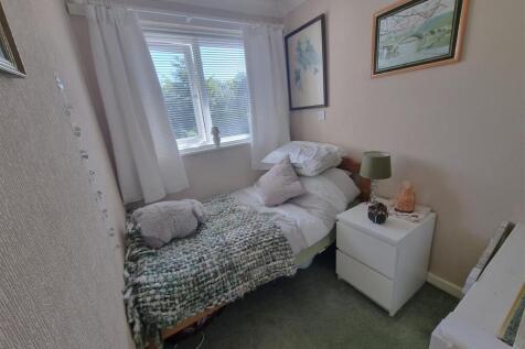 Bed 3.jpg