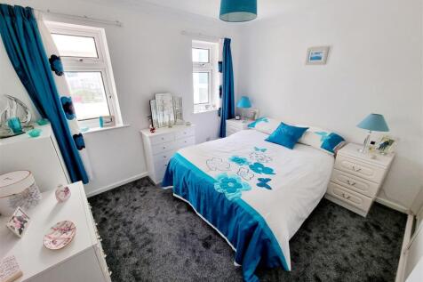 Bed 1.jpg