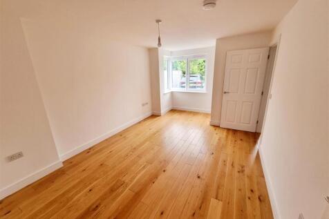Sitting room 1.jpg