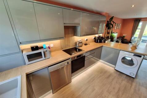 Kitchen 1.jpg