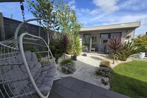 Garden / Outbuilding