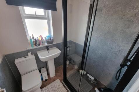 Shower room.jpg