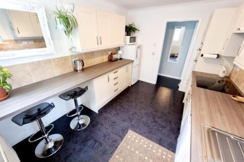 Kitchen 1.jpg
