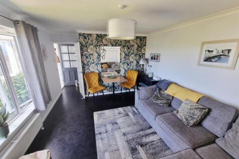 Sitting room 1.jpg