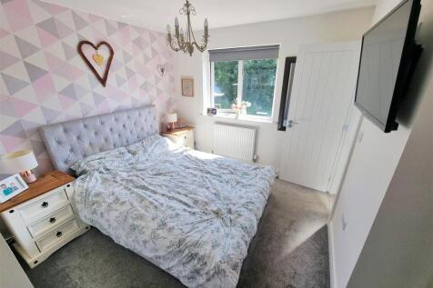 Bed 1.jpg