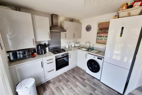 Kitchen area.jpg