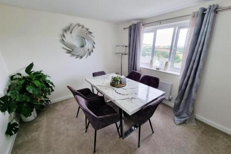 Dining Area.jpg