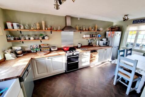 Kitchen &amp; Dining