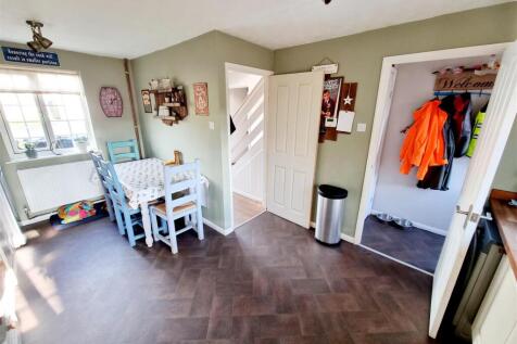 Kitchen &amp; Dining
