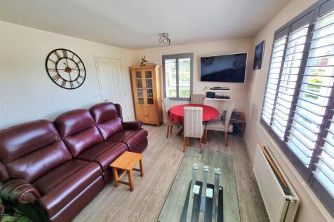 Sitting room 1.jpg