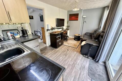 Kitchen &amp; Reception.JPG