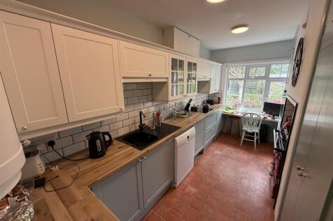 Kitchen.JPG