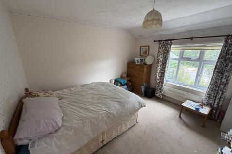 Bed 3.JPG