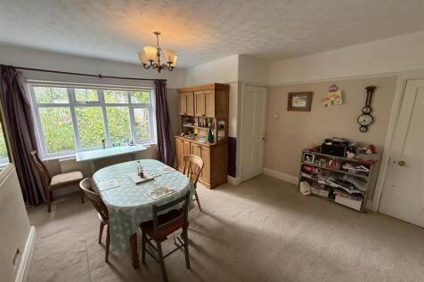 Dining room.JPG