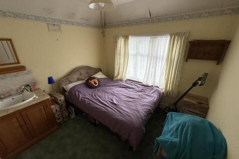 Bedroom.JPG