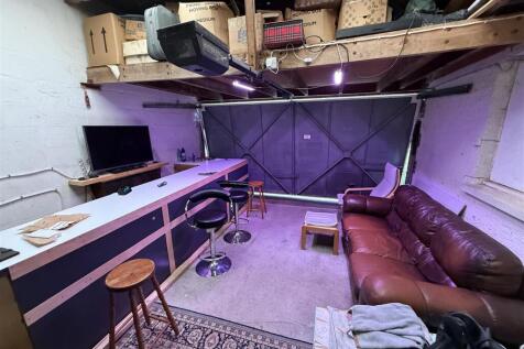 Garage.JPG