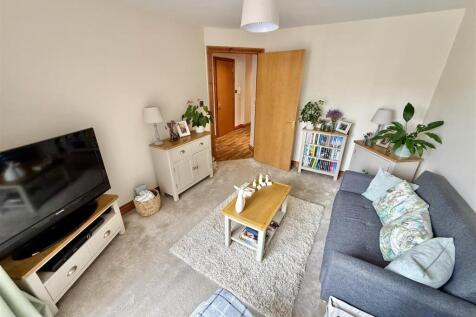 Sitting room 1.JPG