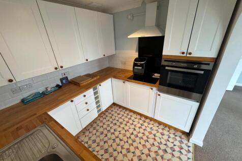 Kitchen 1.jpeg