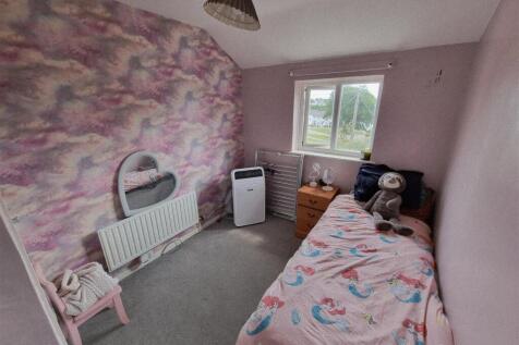 Bed 3.jpg