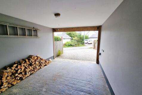 Carport.jpg
