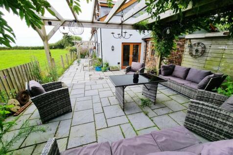 Patio garden 1.jpg