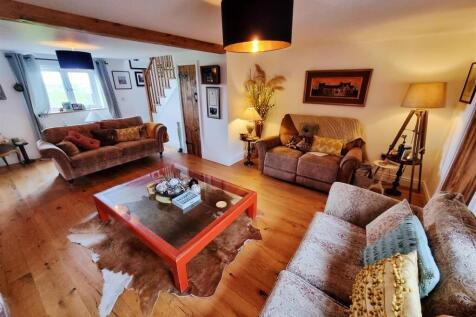 Sitting room 1.jpg