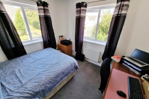 Bed 3.jpg