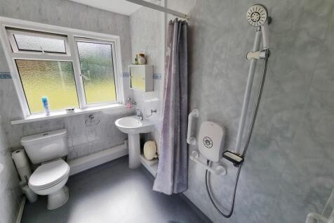 Shower room.jpg