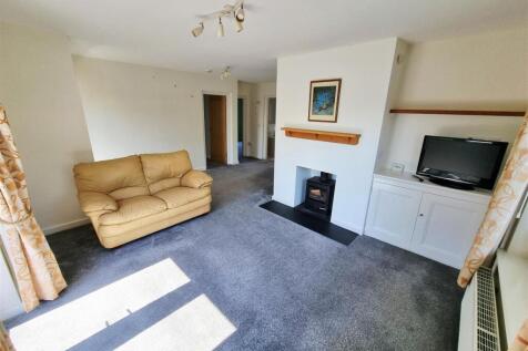 Sitting room 1.jpg