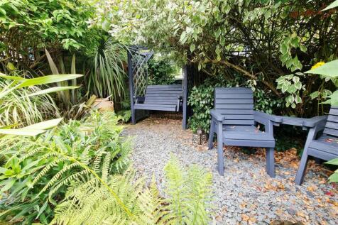 Outside sitting area.jpg