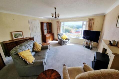 Sitting room 1.jpg