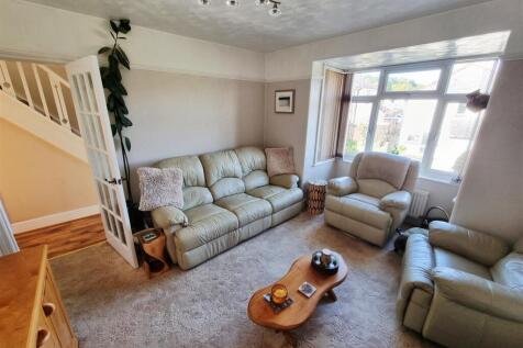 Sitting room 1.jpg
