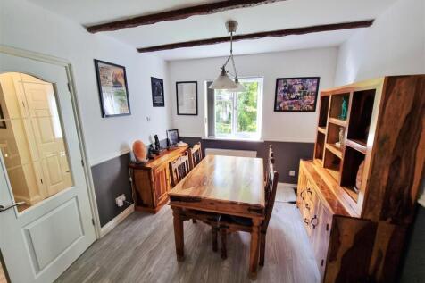 Dining area.jpg