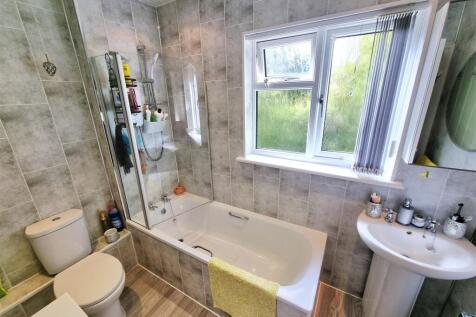 Bathroom.jpg